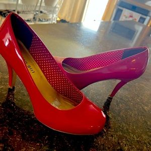 Steve Madden patent leather pumps